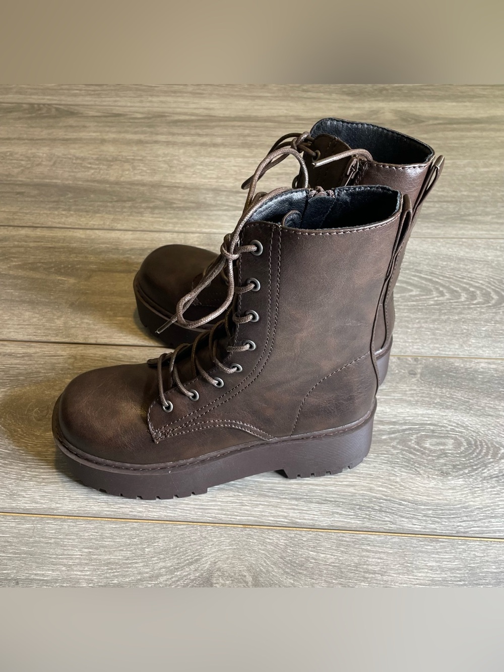 NWOB -Current Mood Combat Boots Brown Platform Dolls Kill 9M